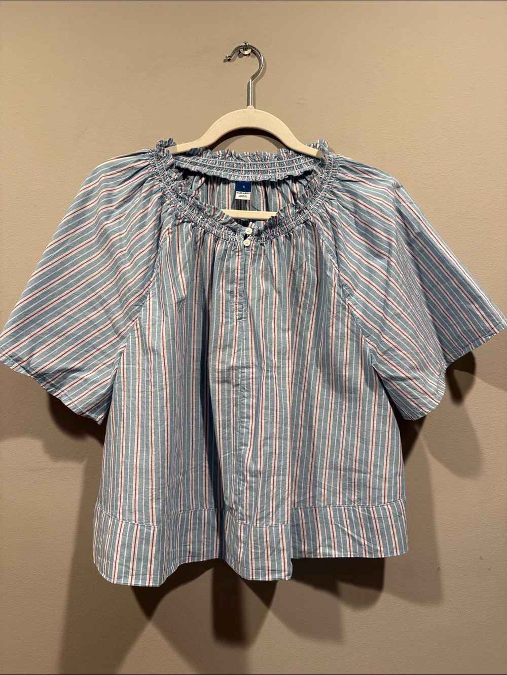 Old Navy women’s red, blue and white Striped Short Sleeve peasant Top